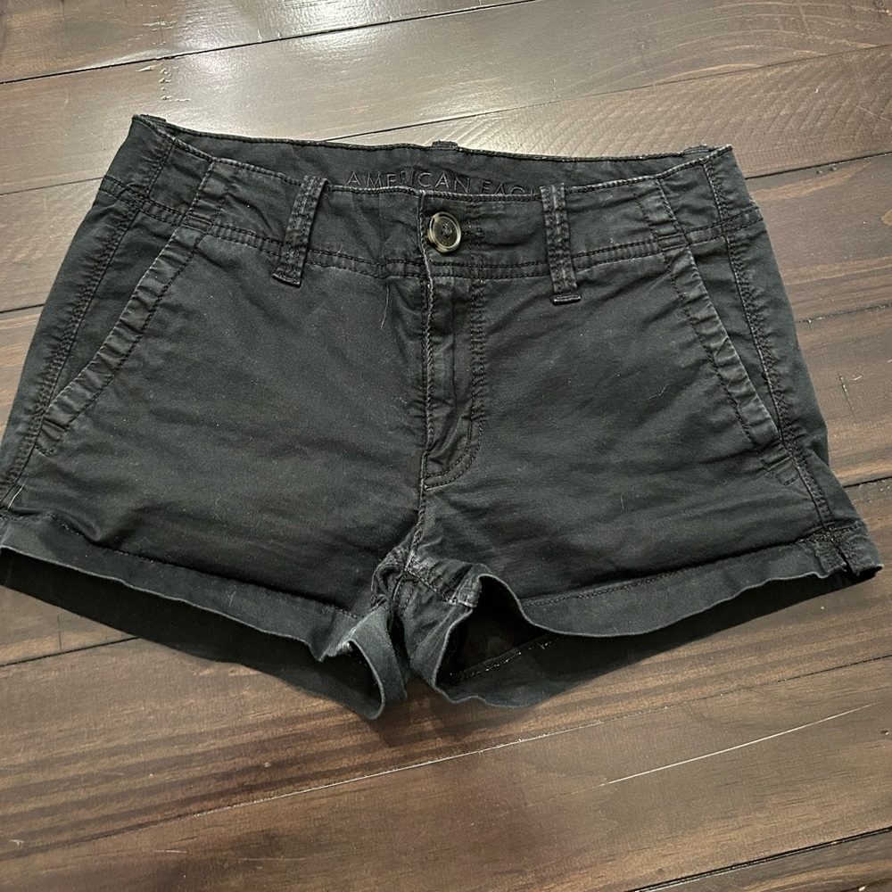 Stretch shirt black shorts